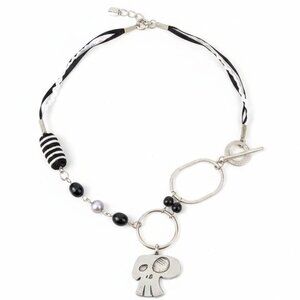 CREATION - Skull short necklace ribbonbeads - Silver black white